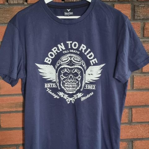 T-skjorte : Born to ride.