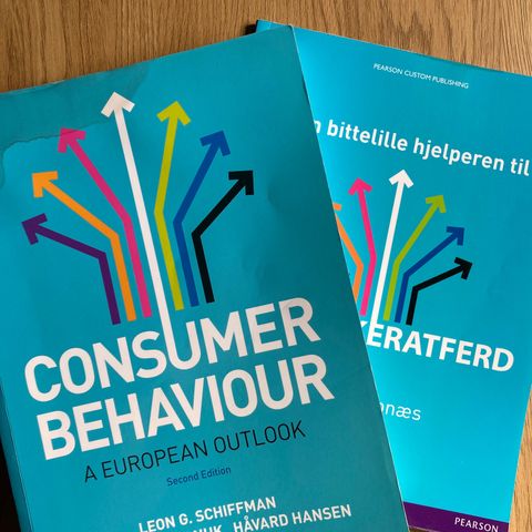 Consumer Behaviour + Den bittelille hjelperen til forbrukeratferd // 2.utg 2012
