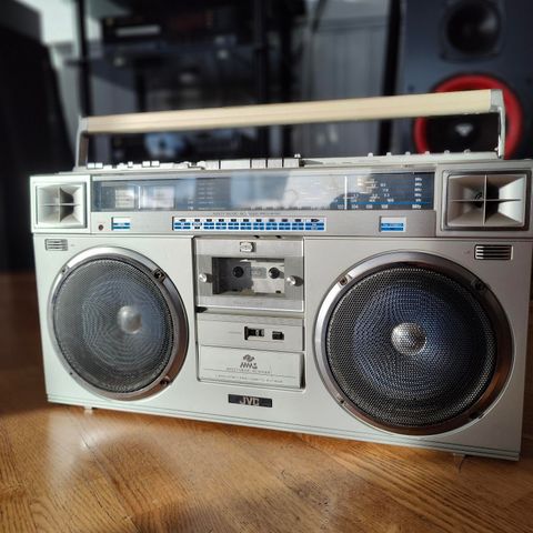 JVC Boombox M70W