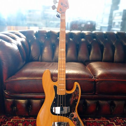 Fender '75 Jazz Bass