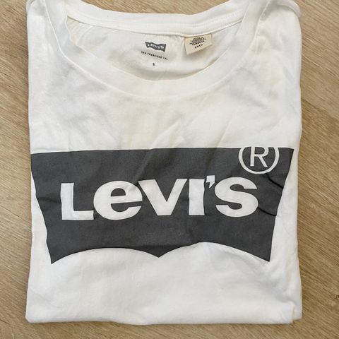 Levis t-skjorte størrelse S