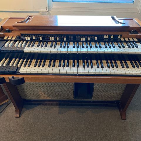 Hammond A100 med 251 Leslie