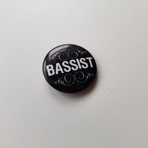 Bassist button, pent brukt, kan sendes