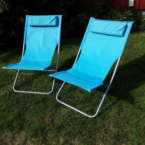 To strandstoler selges samlet. Pris 150 kr for begge to til sammen.