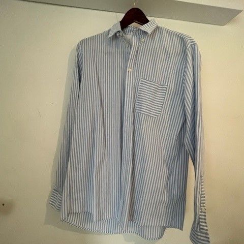 Hvit/blåstripet skjorte fra Filippa K str. M regular fit