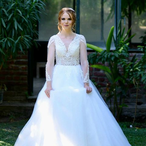 Brudekjole inkludert kort afterparty-kjole i samme stil