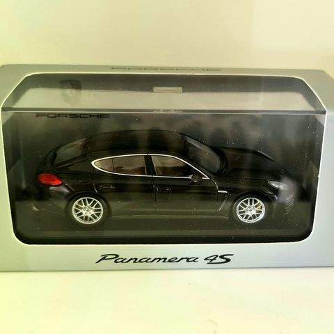 Porsche Panamera 4S 1:43