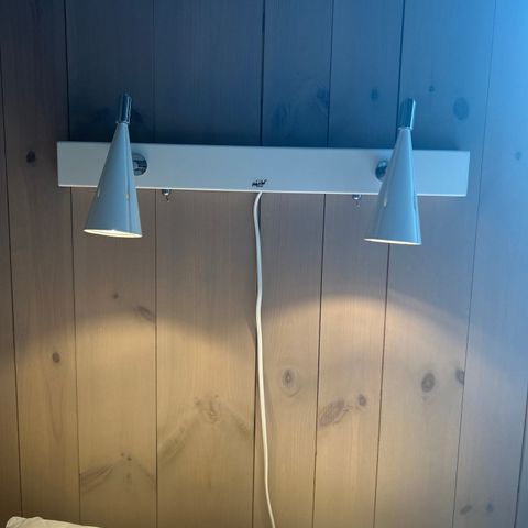 Herstal vegglampe med 2 stk LED pærer