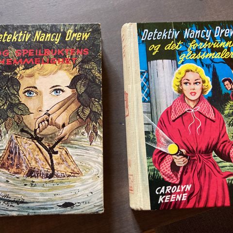 2 stk Detektiv Nancy Drew bøker fra 70/80tallet