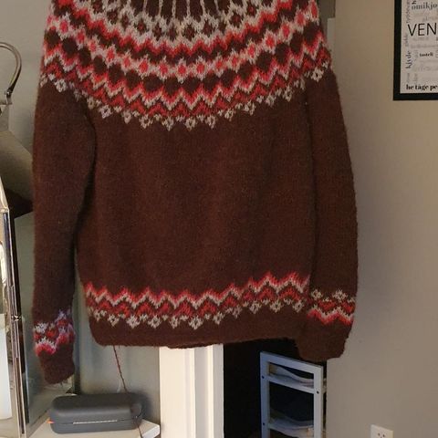 Dame genser,strikket I Faerytale.