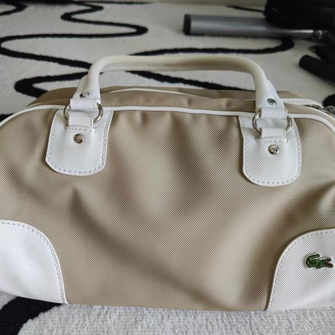 Lacoste bag, vann tett 36x22x20cm