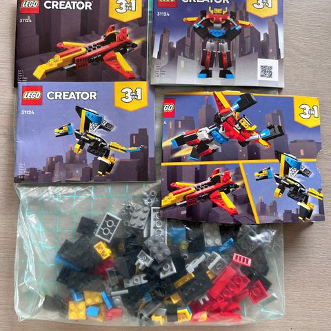 Lego Creator 31124 - Superrobot