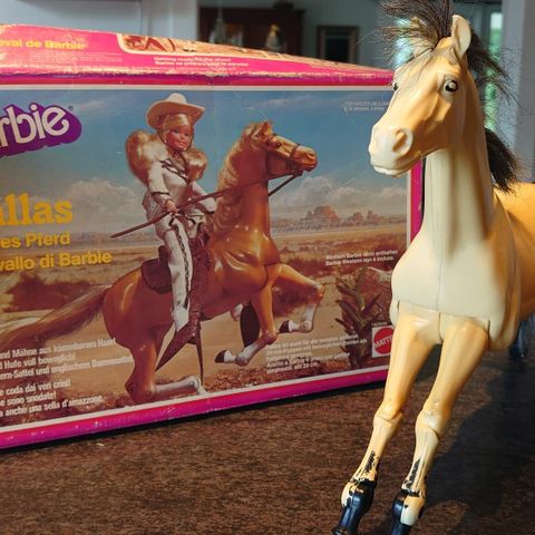 Vintage Barbie hest