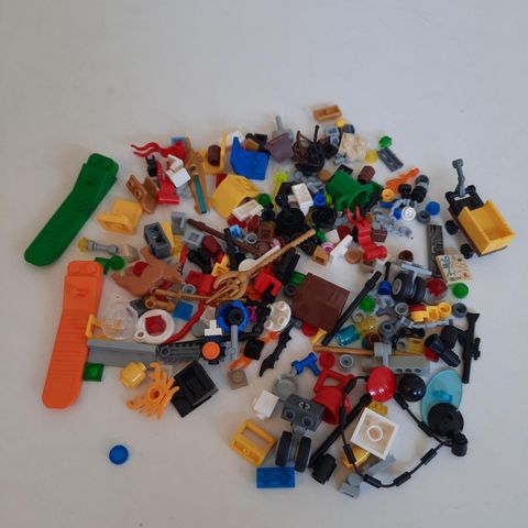 Samling med masse Lego små deler