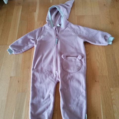 Kjempesøt Fleecedress i Dus rosa. str. 86/92.