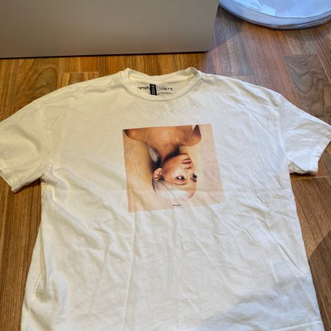 Ariana Grande T-skjorte