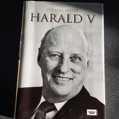 "HARALD V" av Per Egil Hegge