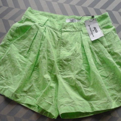 Ny Miss Joslin High Waisted Boxy Shorts Lime str.38