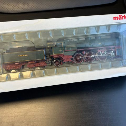 Märklin Damplokomotiv 33181