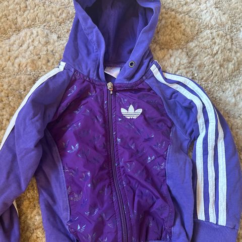 Superfin Adidas lilla hettejakke str 86/92