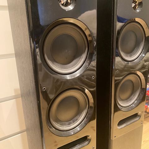 Kef C7, forsterker og kabler.