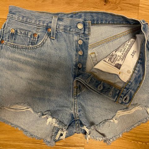 Levi’s shorts 501