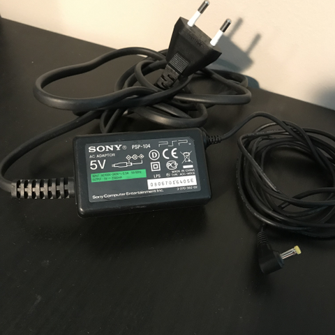 Sony PSP-104 (5V adapter/lader)