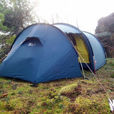 Veldig velholdt og bra!! Mckinley Manitu 3 telt +ett nytt sett med stenger!