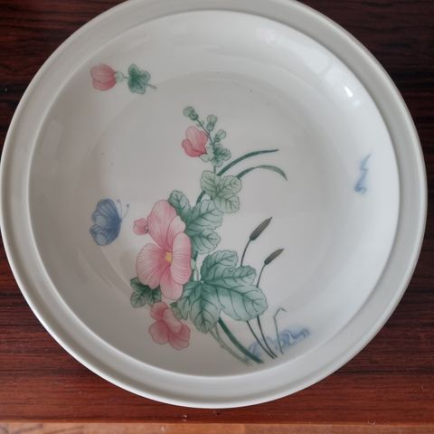 NY PRIS. Wedgwood CAMELLIA tallerken/ fat