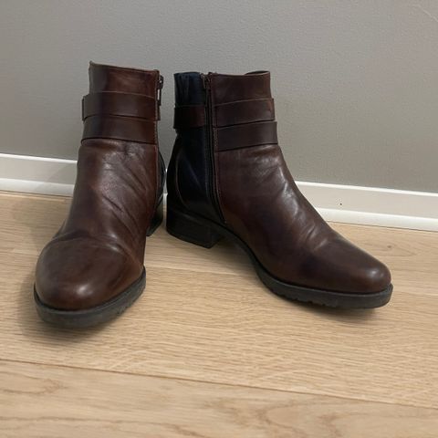 Brune boots (fôret) i str 38