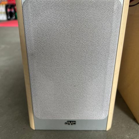 JVC høyttalere 12v