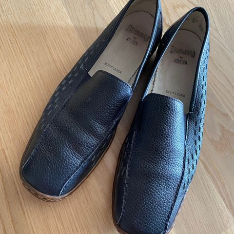 Sko/loafers i skinn str. 39