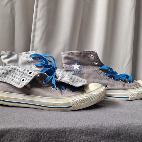 Div converse og dc sko selges