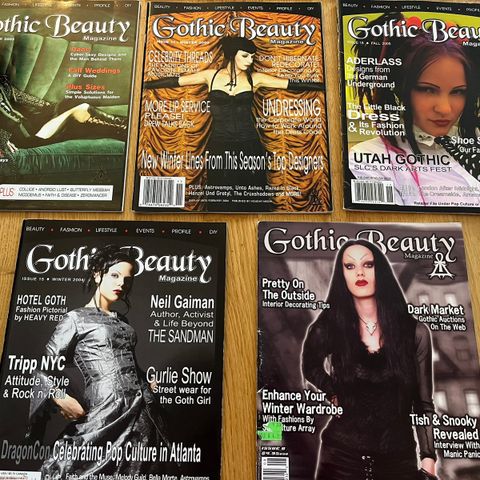 18 utgaver av motemagasinet «Gothic Beauty Magazine»