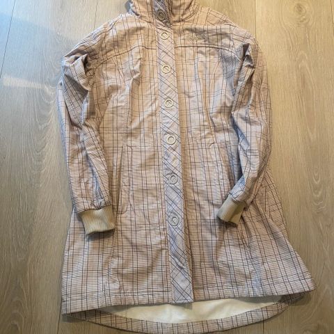 Bli klar for styrtregnet 💦😉 Softshell-allværsjakke fra Bergans i størrelse M!