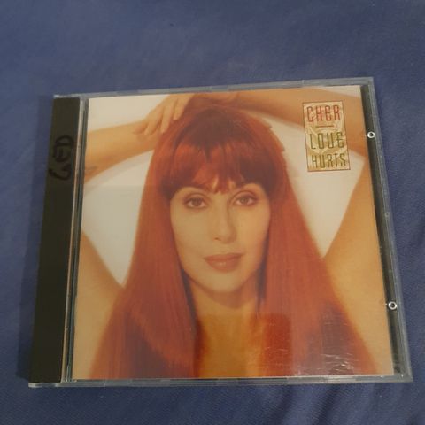 Cher - Loue Hurts (1991) (Pris: 40)