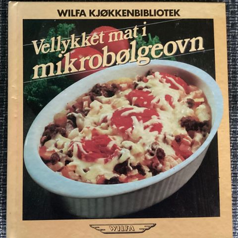 VELLYKKET MAT I MIKROBØLGEOVN- Vilfa kjøkkenbibliotek. H. 21.5cm B. 20cm, 128 s