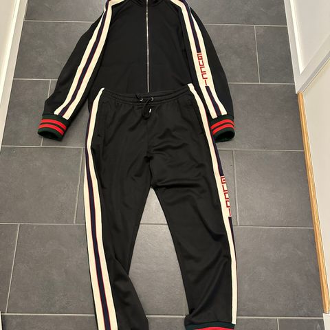 Gucci tracksuit (Nypris 26,000,-) (oppdatert annonse)