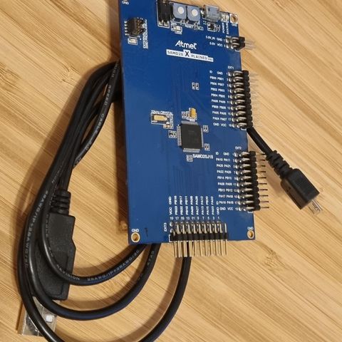 Atmel SAMD20 Xplained pro evaluation board