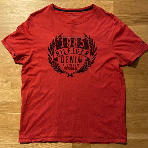 T-skjorter (Tommy Hilfiger/ Rock & Republic/ Champion/ Moods)