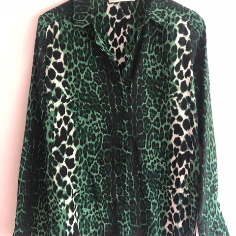 Grønn leopardprint bluse fra FWSS, str. S