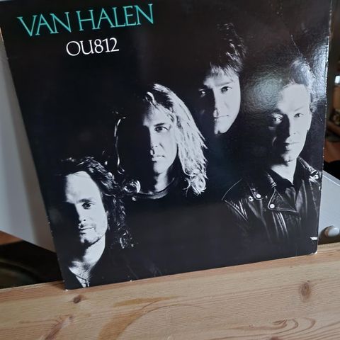 Selger en pent brukt utgave av Van Halen - OU812 orginal presset på vinyl!