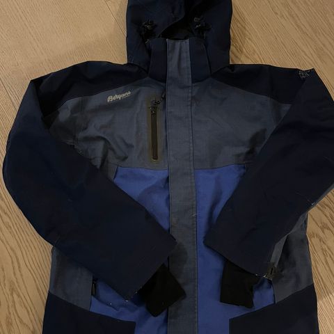 Bergans softshell jakke str 152-158