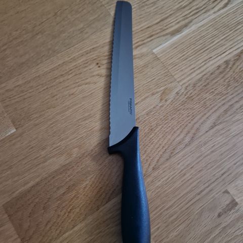 Ny Fiskars brødkniv