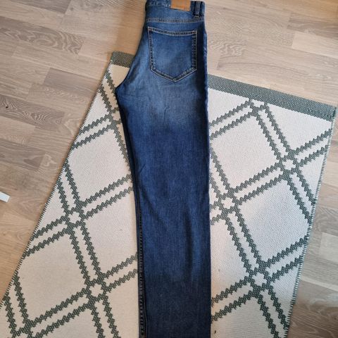 Ubrukt jeans Gina Tricot