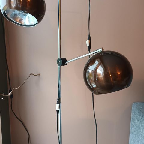 Retro Frandsen kulelampe selges