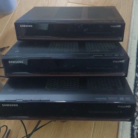 3x HDMI Viasat