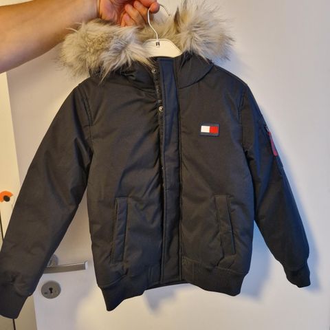 Ny Tommy Hilfiger vinterjakke str 128.