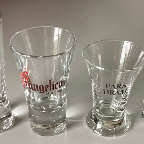 4 HOT SHOT- GLASS- meget flotte «FRANGELICO». H. 9 cm «SAMBUCO» H. 10,75 cm++