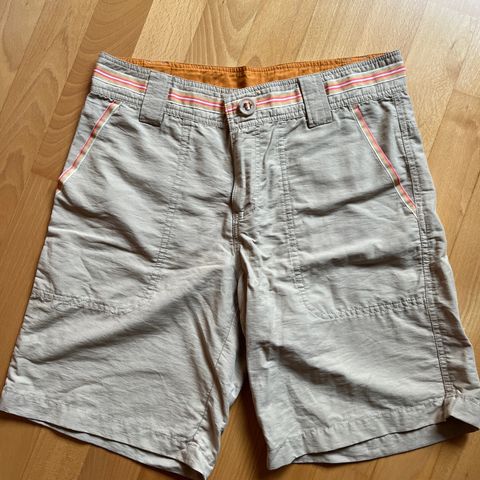 Ubrukt beige shorts fra CC Casual & Comfortable